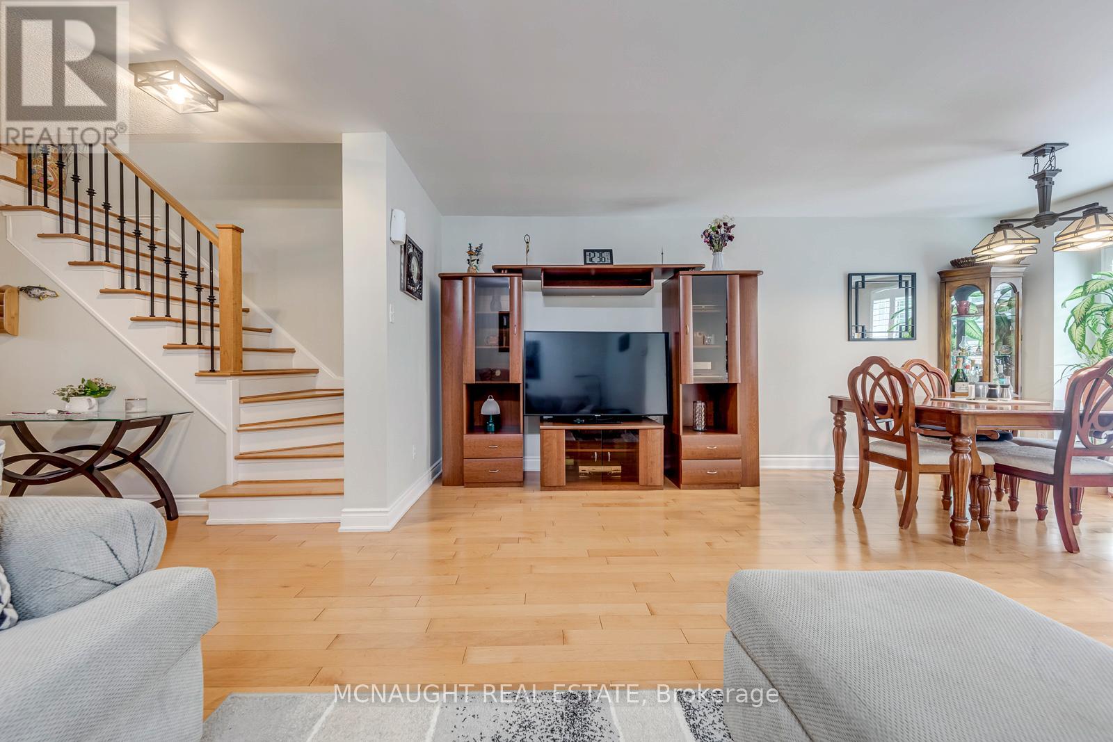 3 SPRINGSIDE WAY - 11