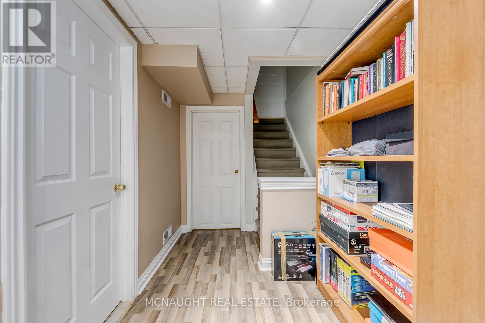 3 SPRINGSIDE WAY - 32