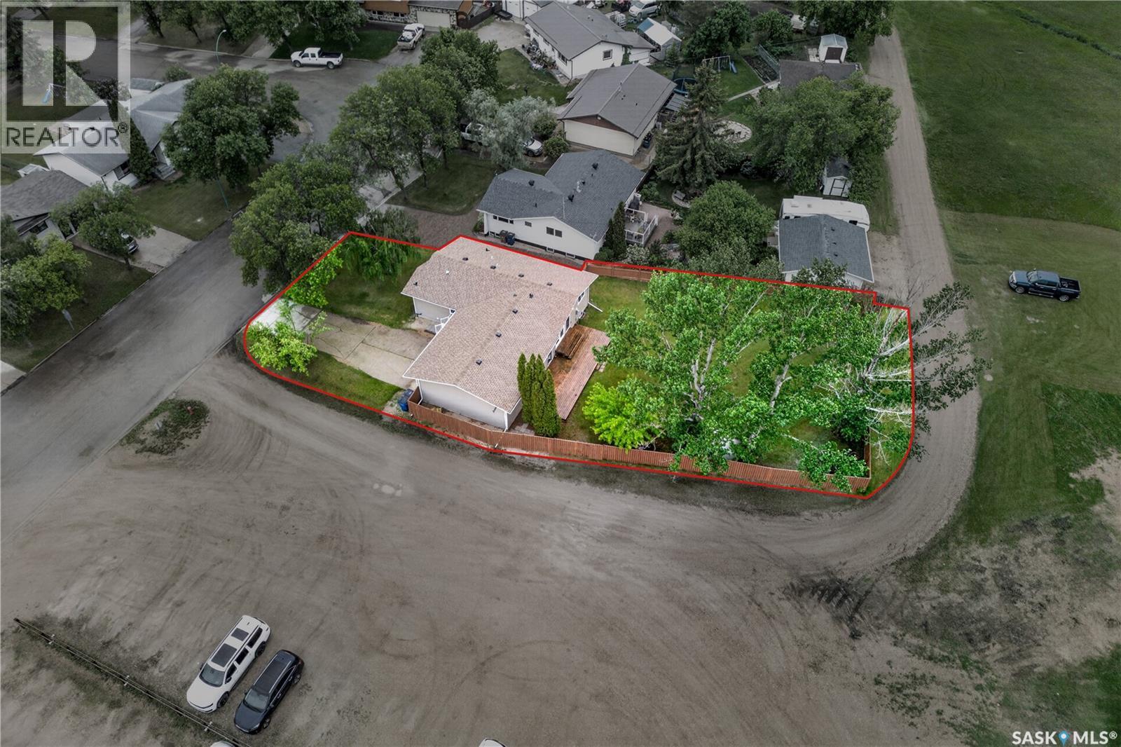 520 Caribou CRESCENT — photo 43