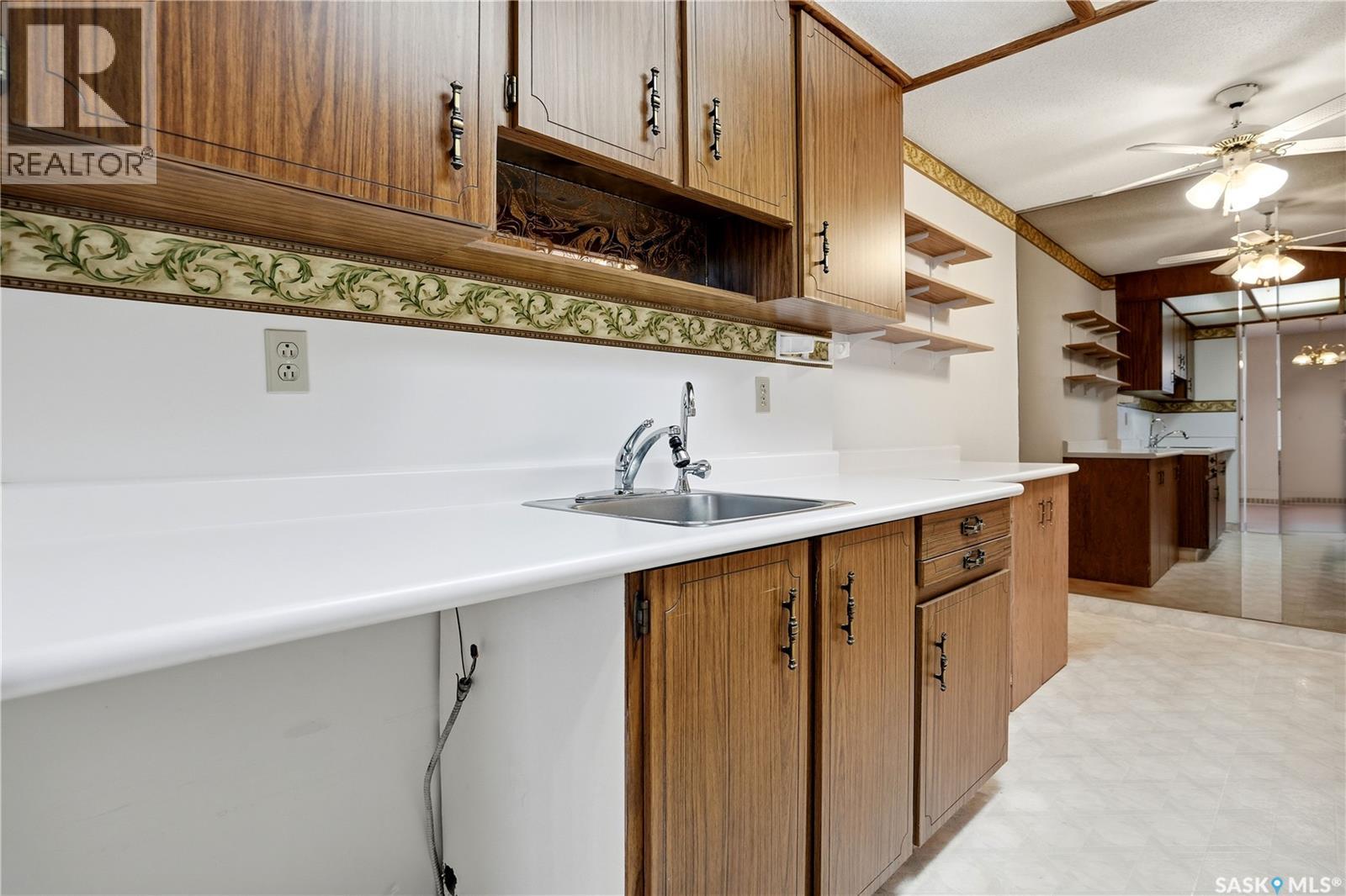 507 4615 RAE STREET — photo 7