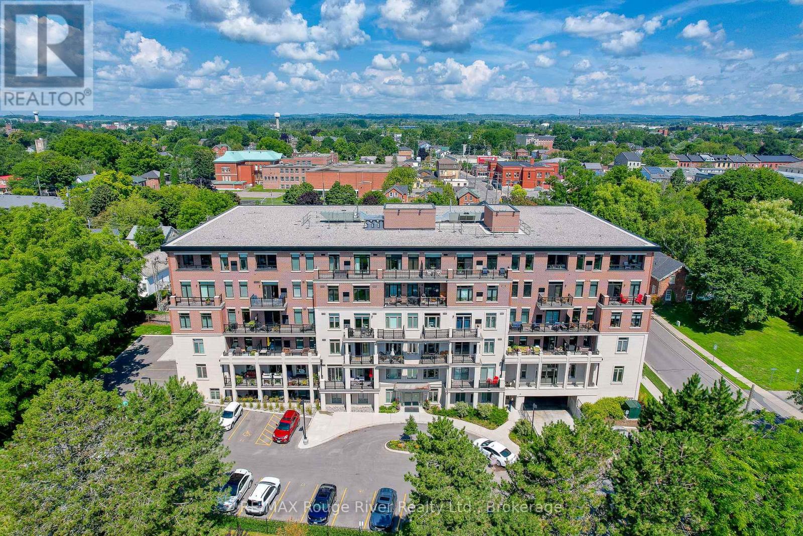 #212 135 ORR STREET - 38