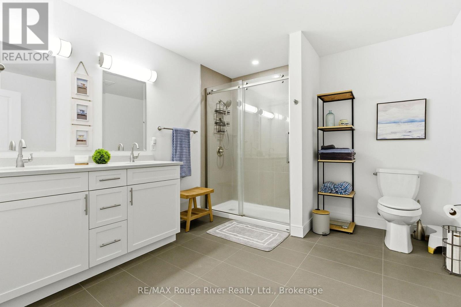 #212 135 ORR STREET - 30