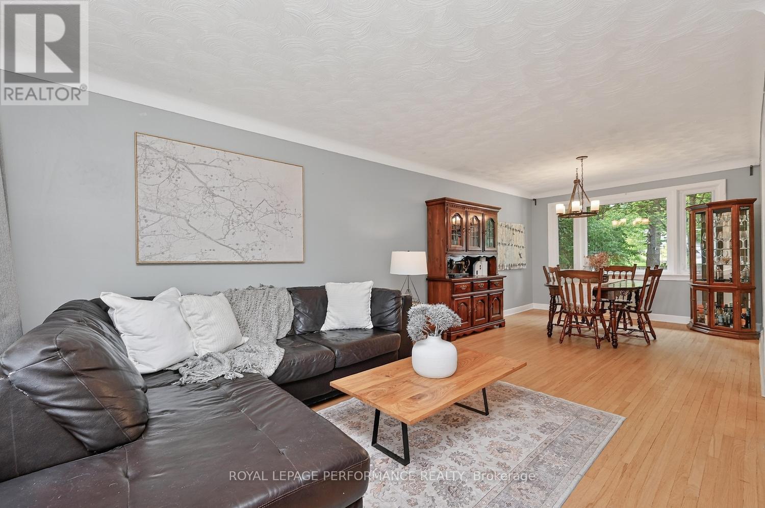 4 Bed, 2 Bath House for Sale in Ottawa – 140 BEGONIA AVENUE, Ottawa – MLS# X13434744 - Image 7