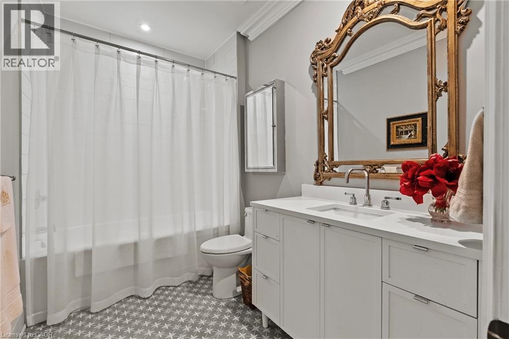 8 CAMPBELL Street - 23