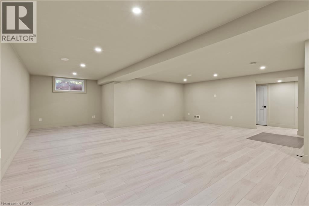 8 CAMPBELL Street - 26