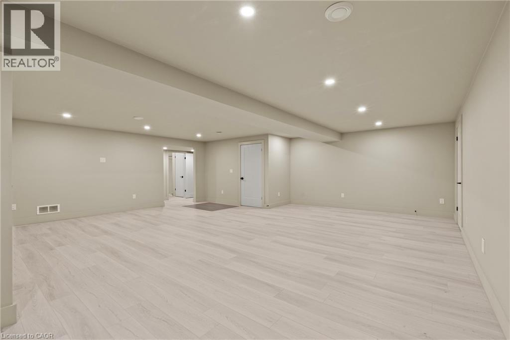8 CAMPBELL Street - 28