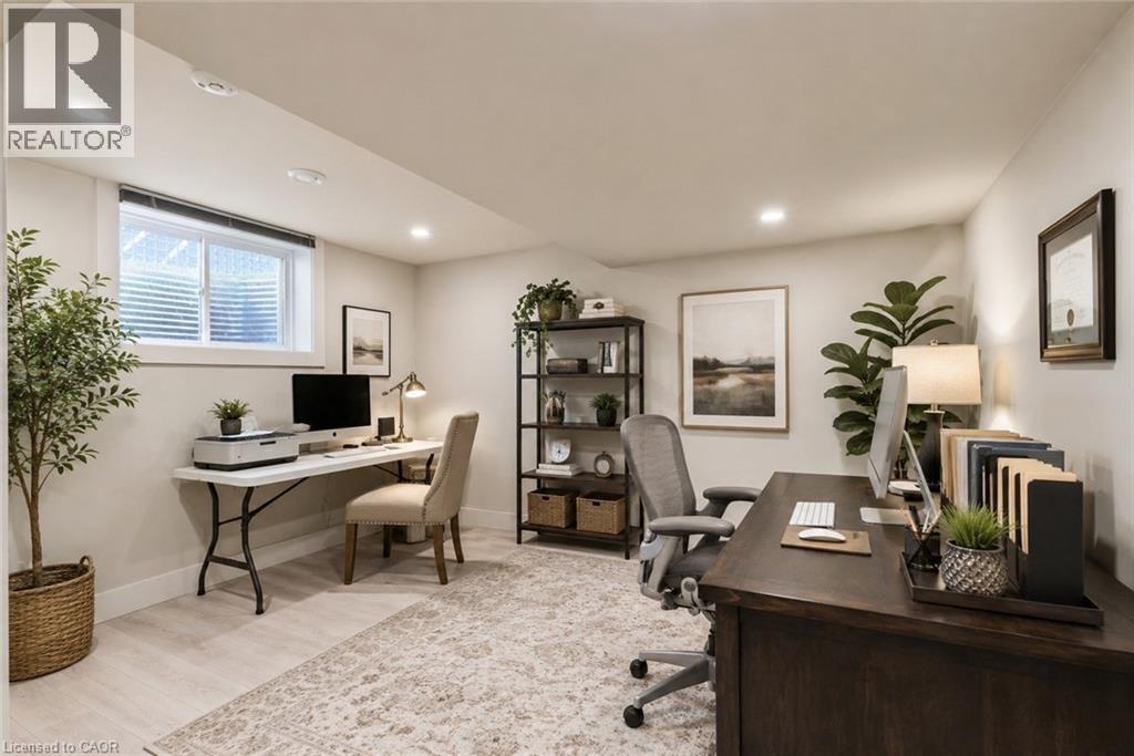 8 CAMPBELL Street - 32