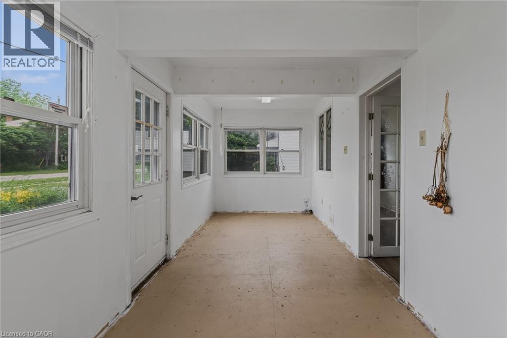 140 TOWNLINE Street - 8