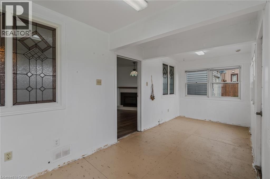 140 TOWNLINE Street - 9