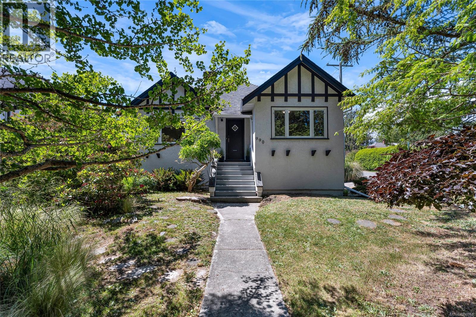 990 Hampshire Rd - 1
