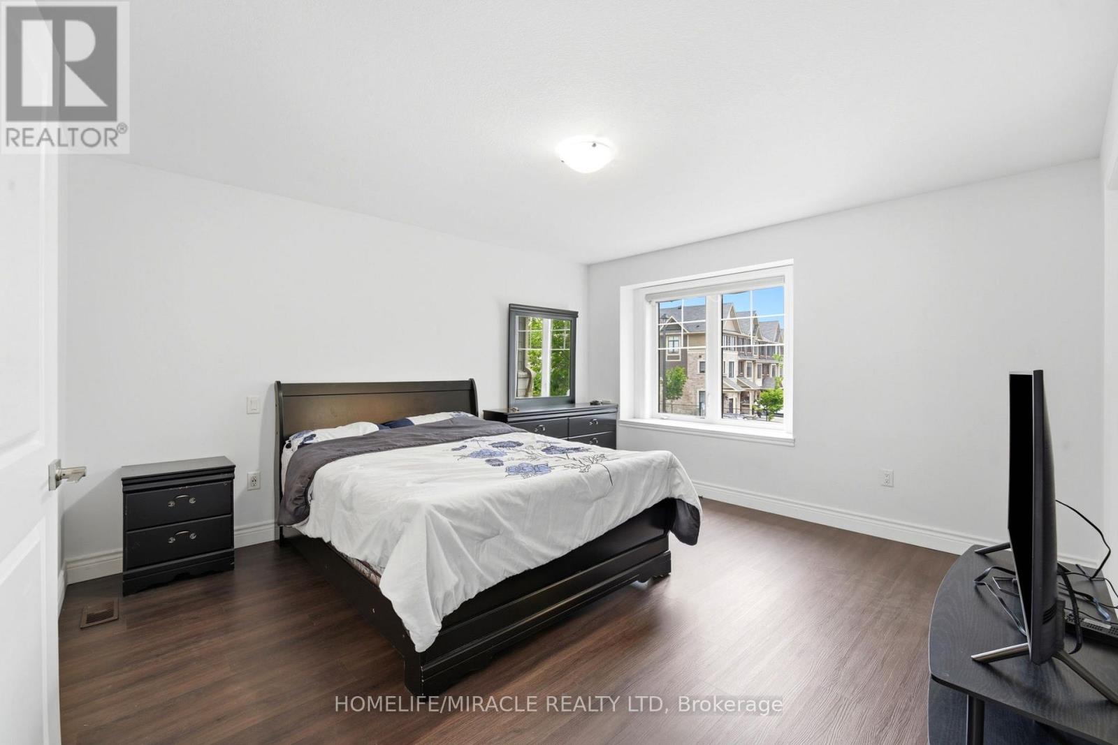 #49 1890 RYMAL ROAD E - 19