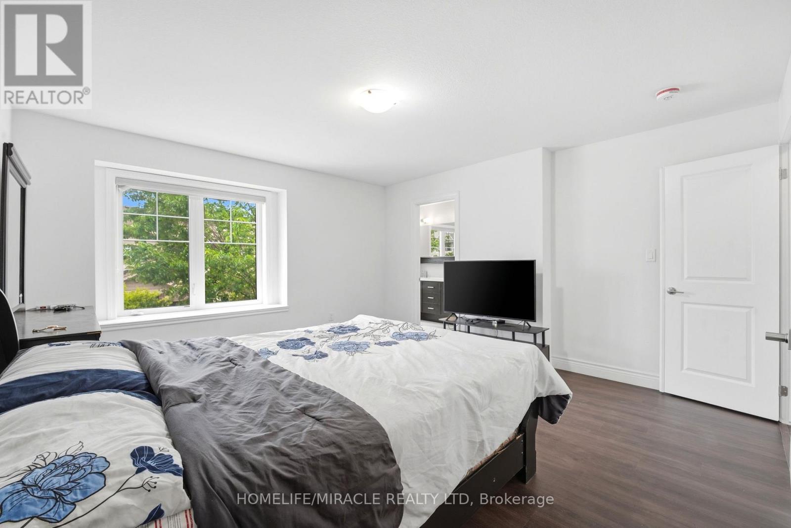 #49 1890 RYMAL ROAD E - 21