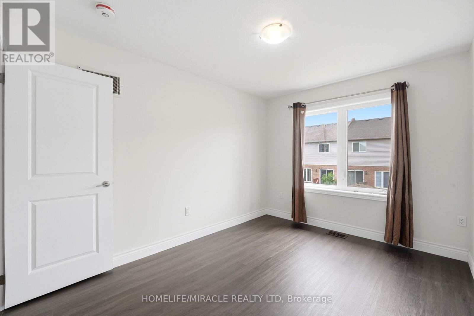 #49 1890 RYMAL ROAD E - 27
