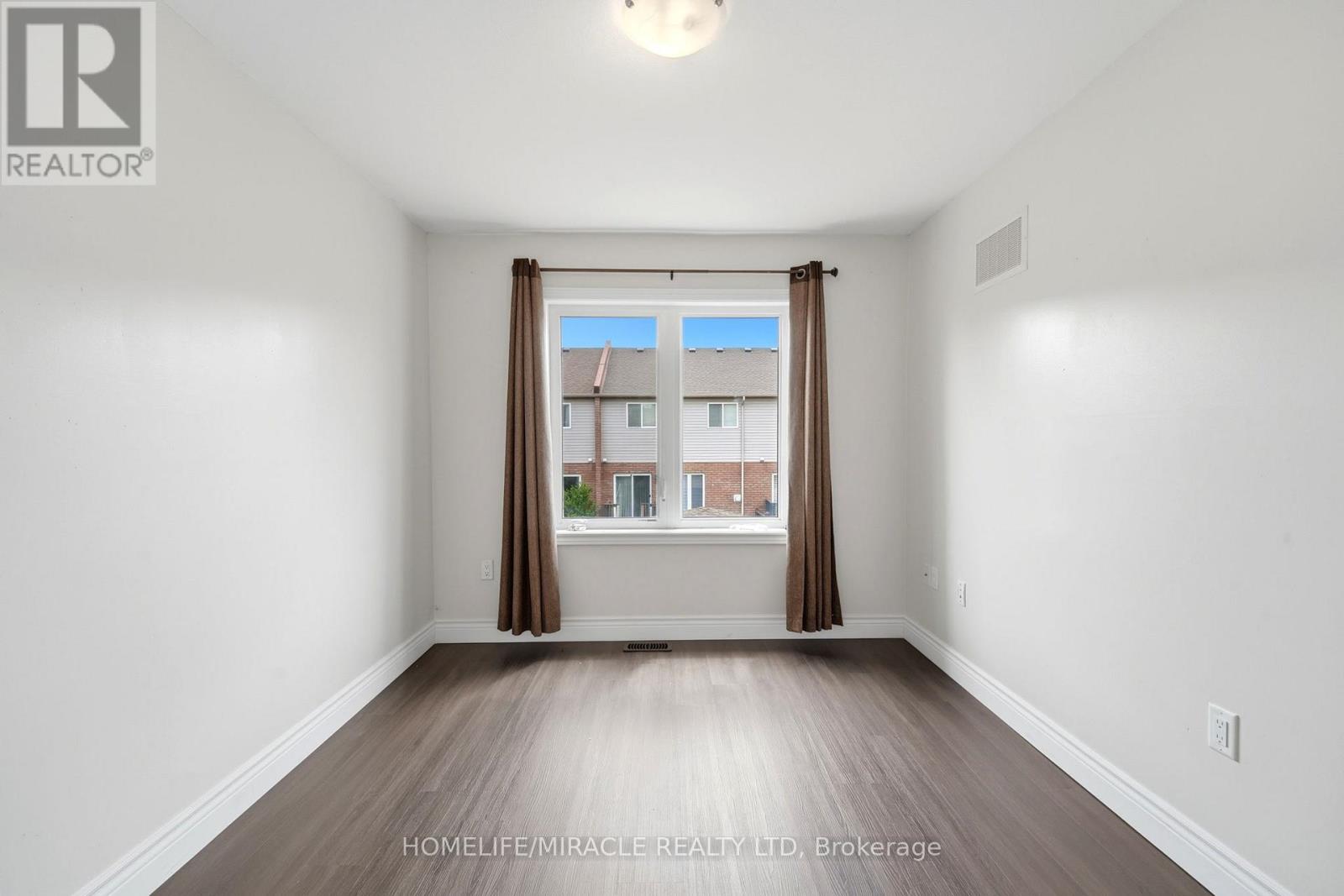 #49 1890 RYMAL ROAD E - 29