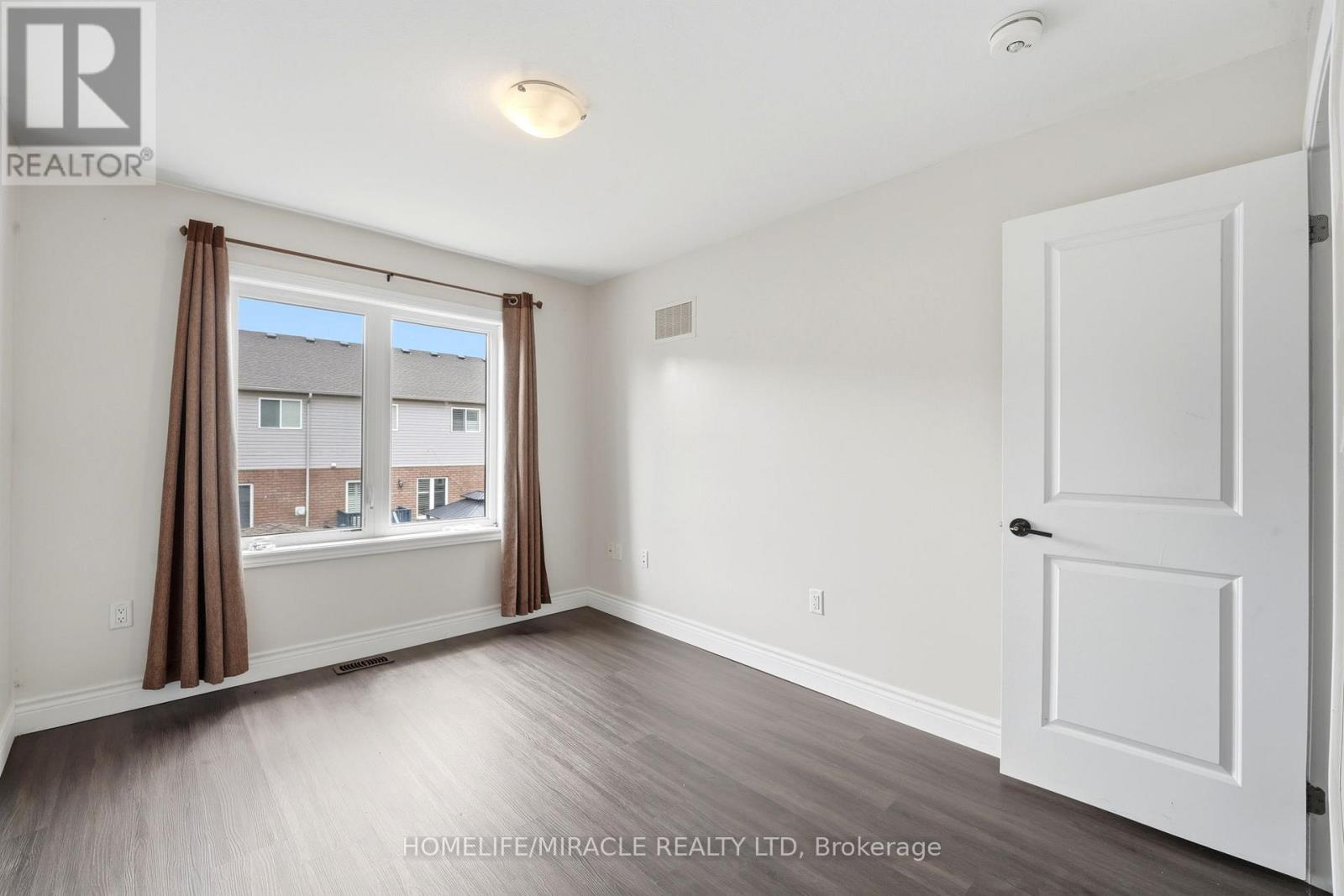 #49 1890 RYMAL ROAD E - 30