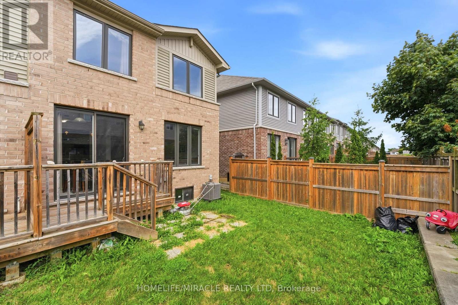 #49 1890 RYMAL ROAD E - 38