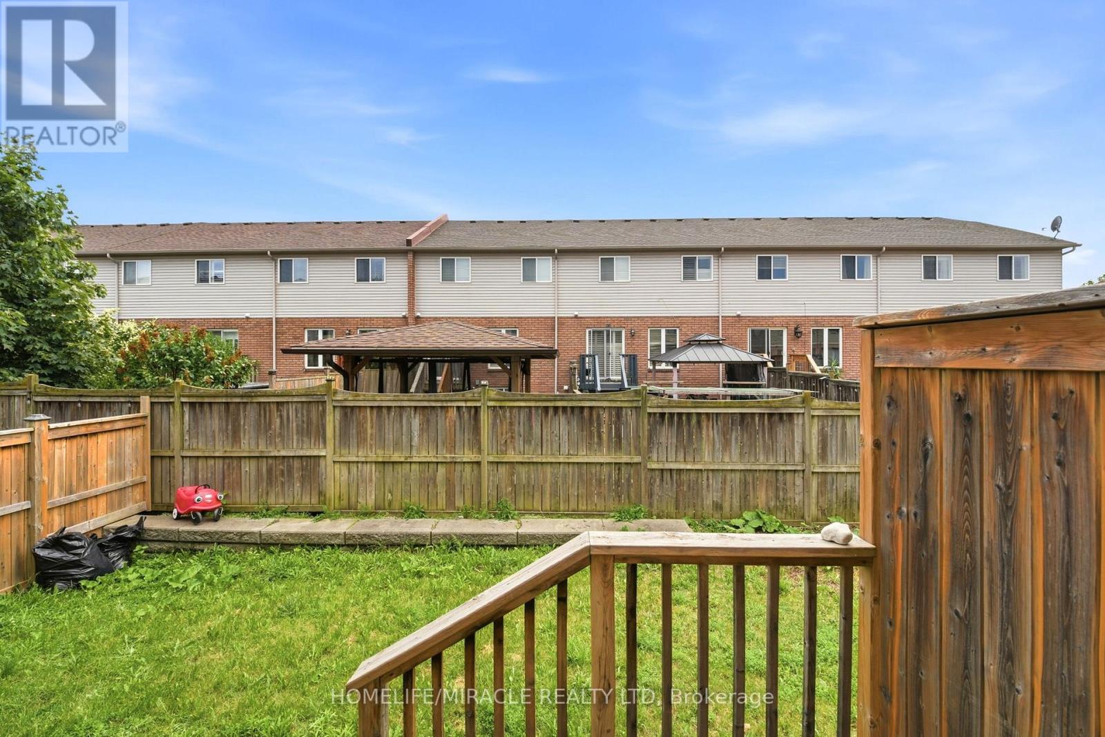 #49 1890 RYMAL ROAD E - 40