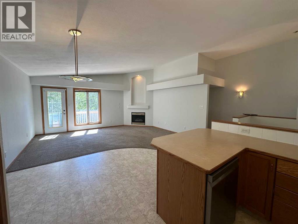 252 Red Crow Boulevard W — photo 6