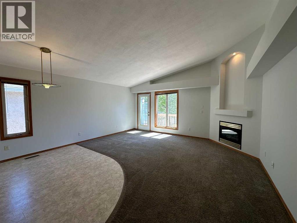 252 Red Crow Boulevard W - photo 3