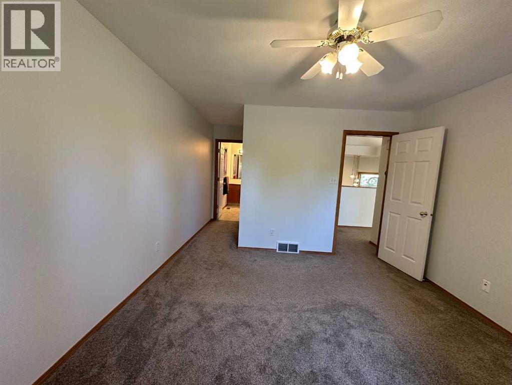 252 Red Crow Boulevard W — photo 11