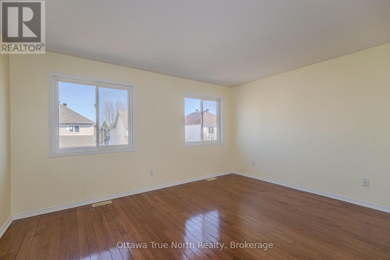 110 MACARA CRESCENT - 12