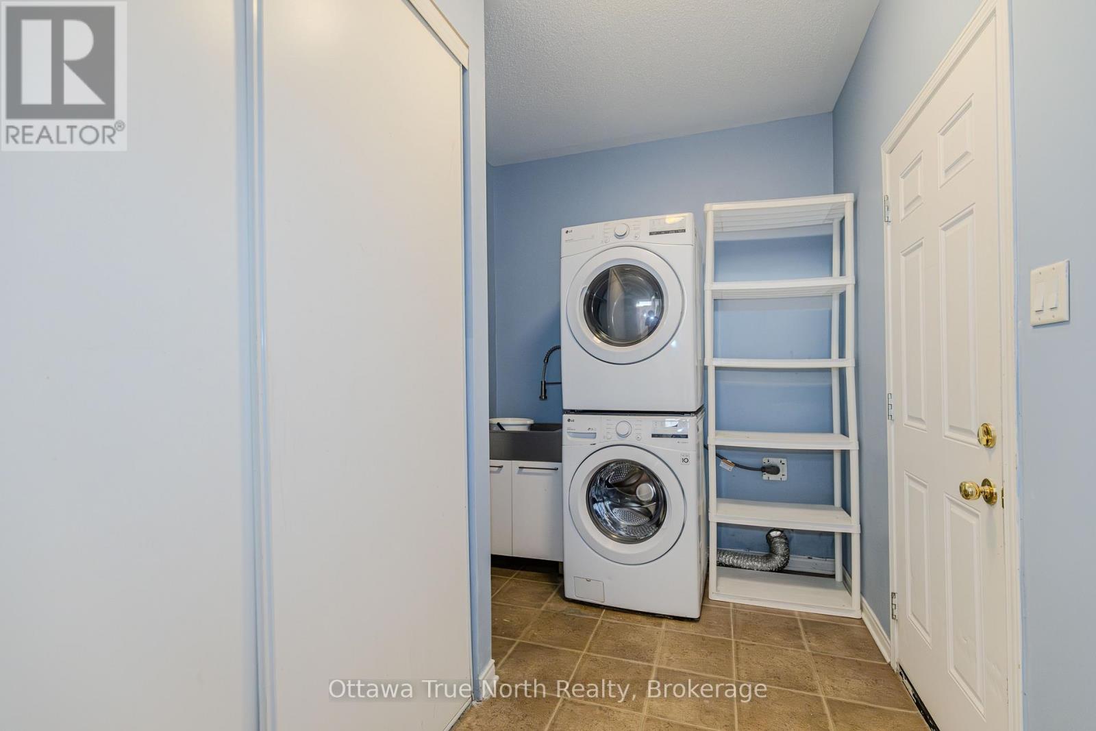 110 MACARA CRESCENT - 9