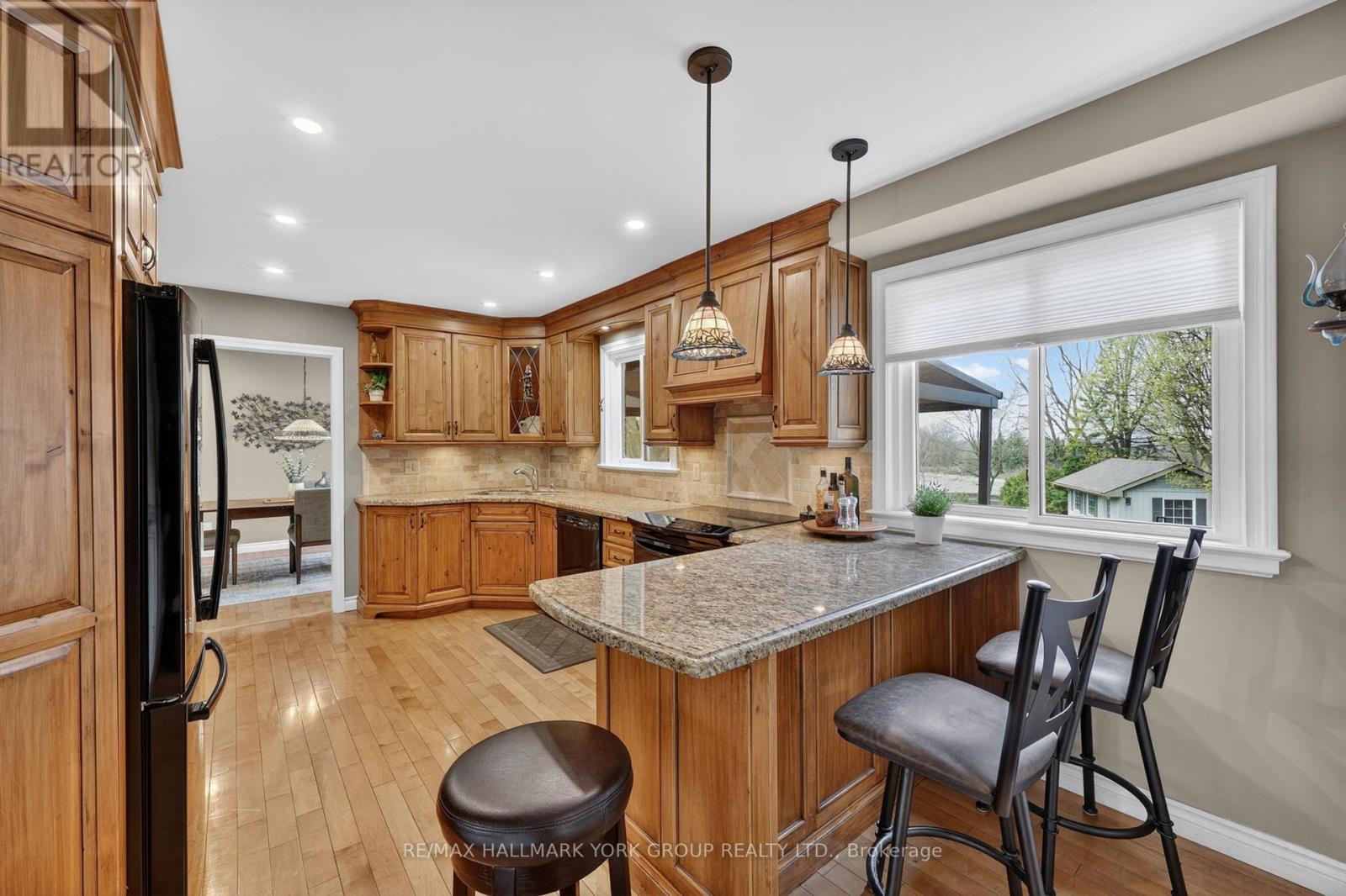 8 GRANT COURT - 11