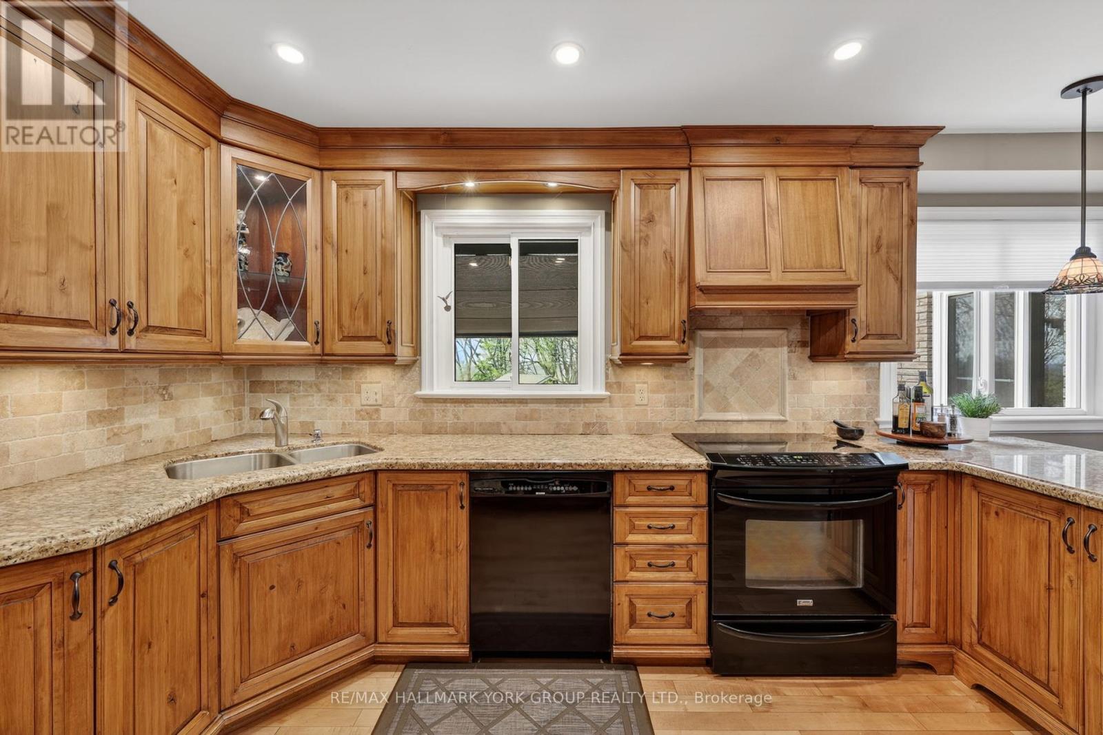 8 GRANT COURT - 14