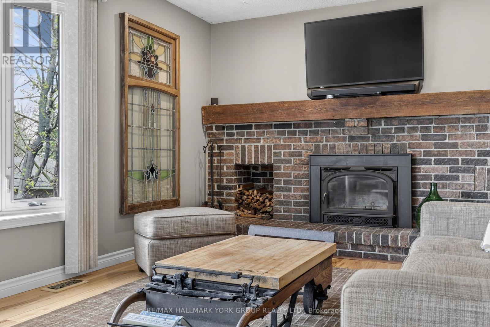 8 GRANT COURT - 21