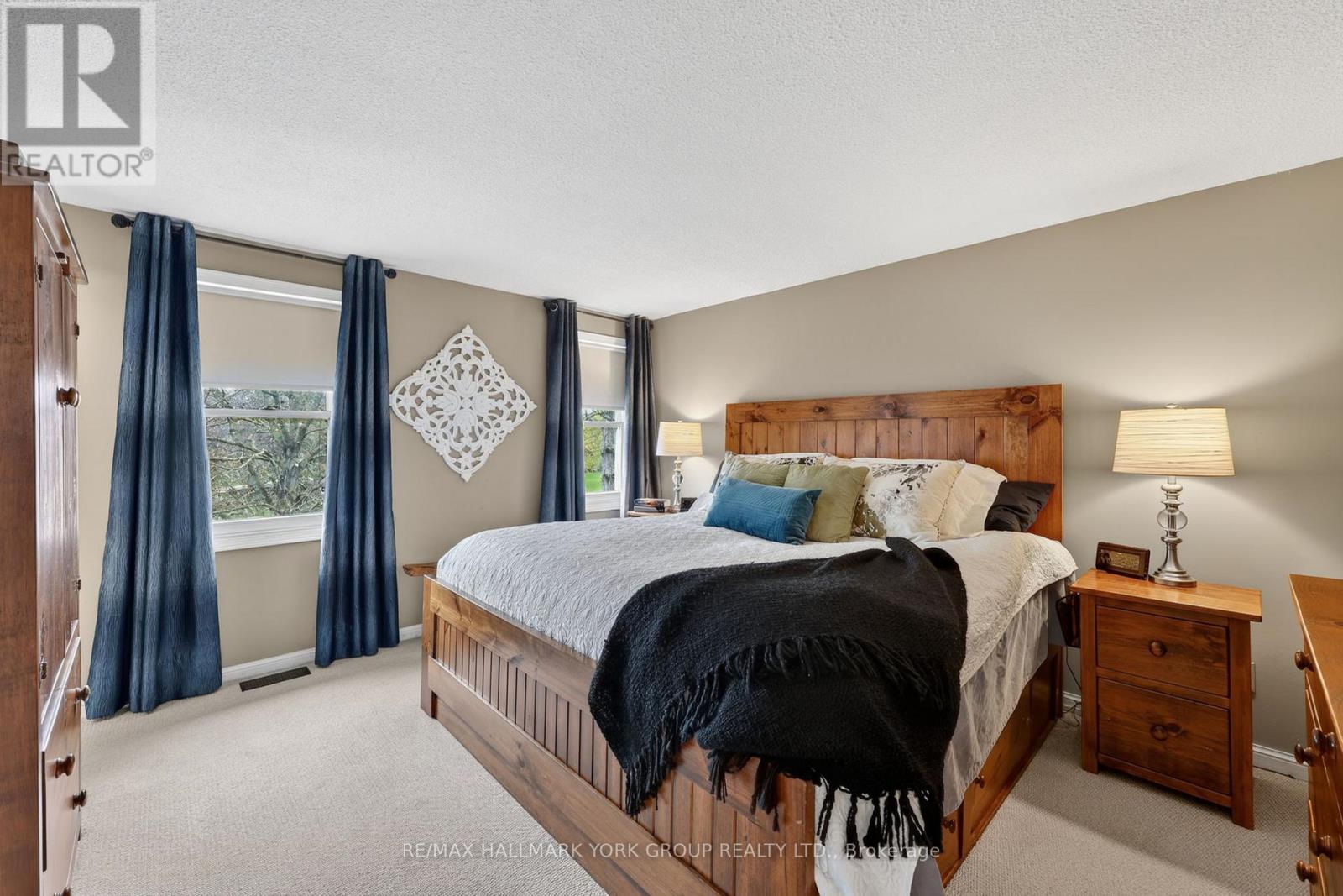 8 GRANT COURT - 25