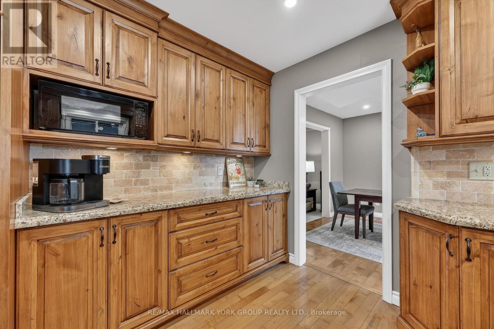 8 GRANT COURT - 16