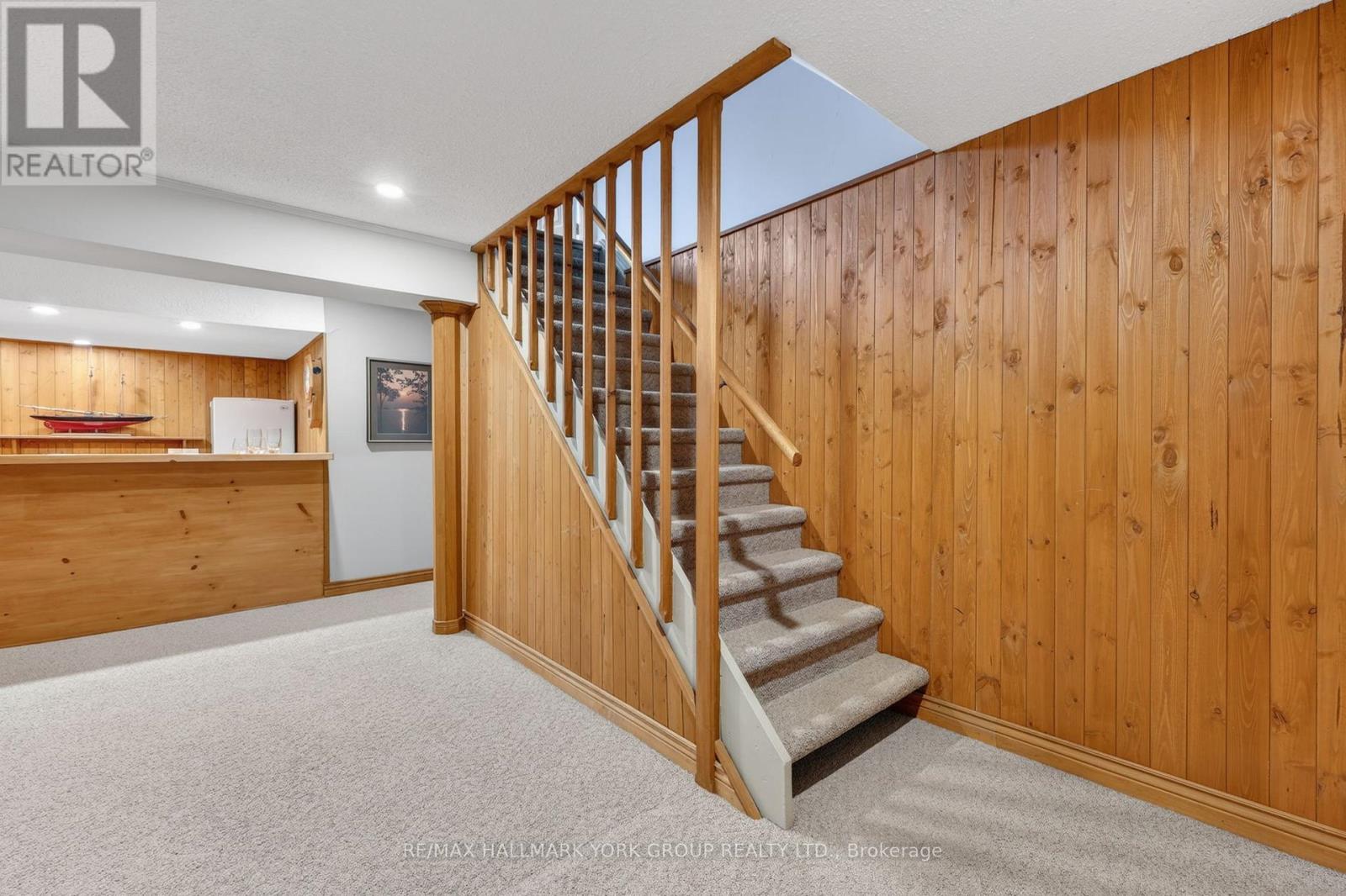 8 GRANT COURT - 34