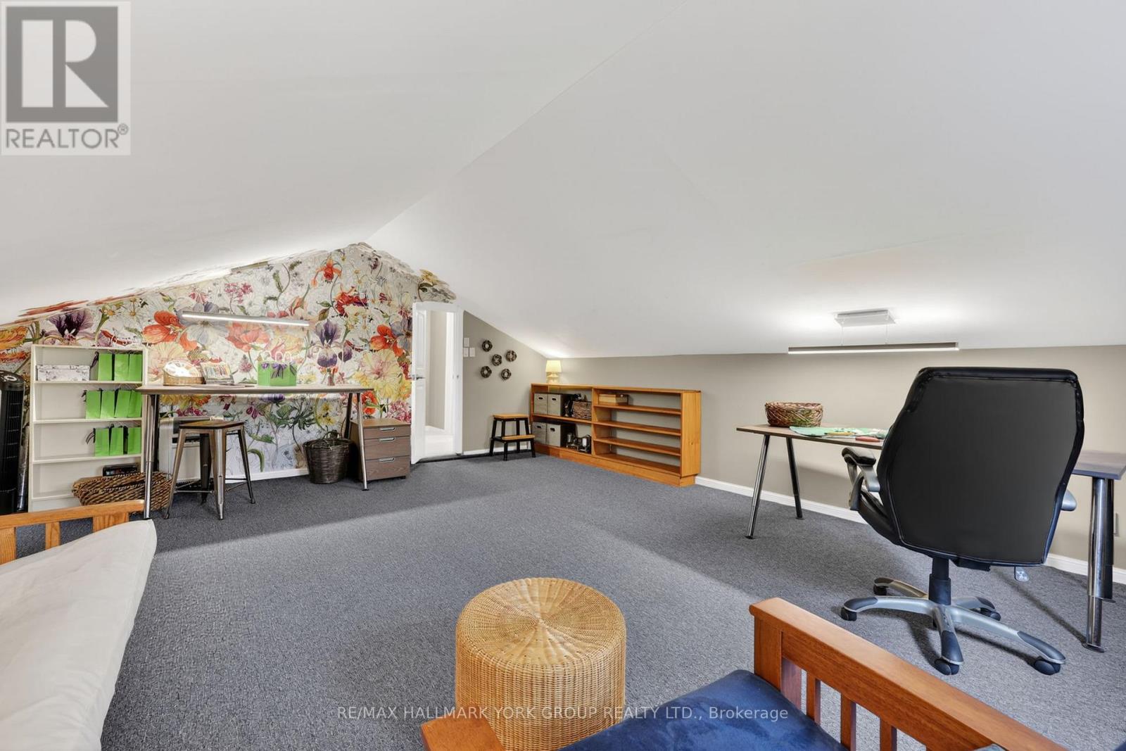8 GRANT COURT - 32