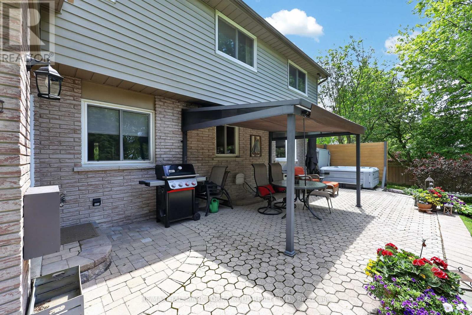 8 GRANT COURT - 41