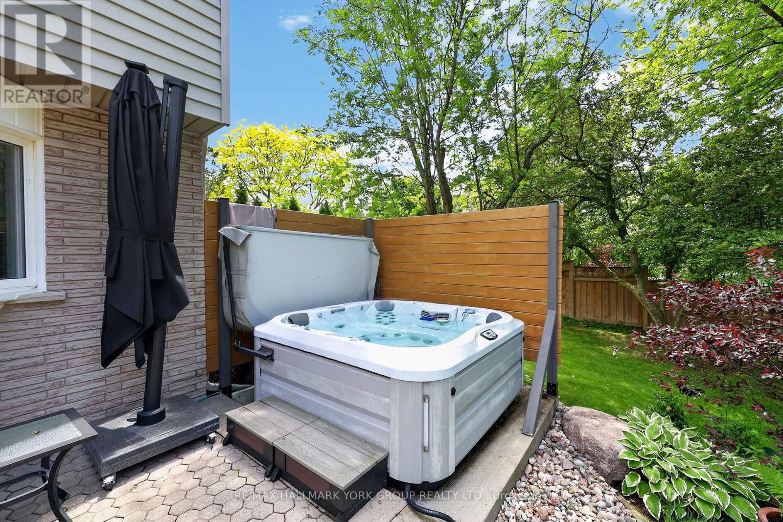 8 GRANT COURT - 43
