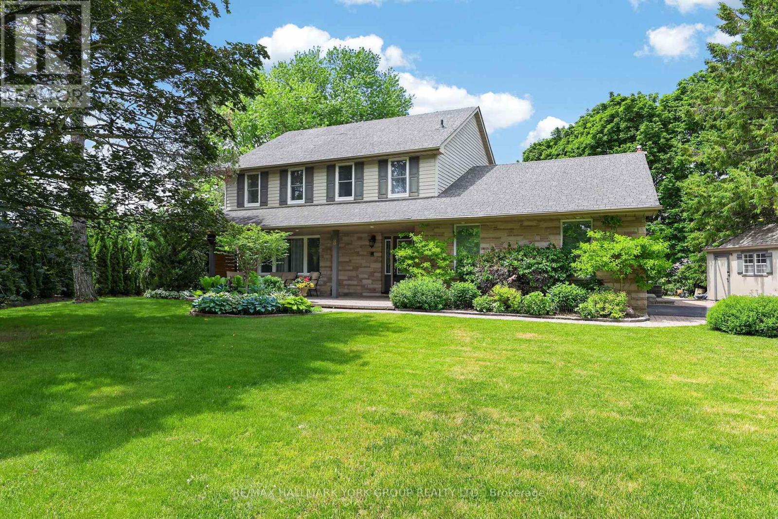 8 GRANT COURT - 4