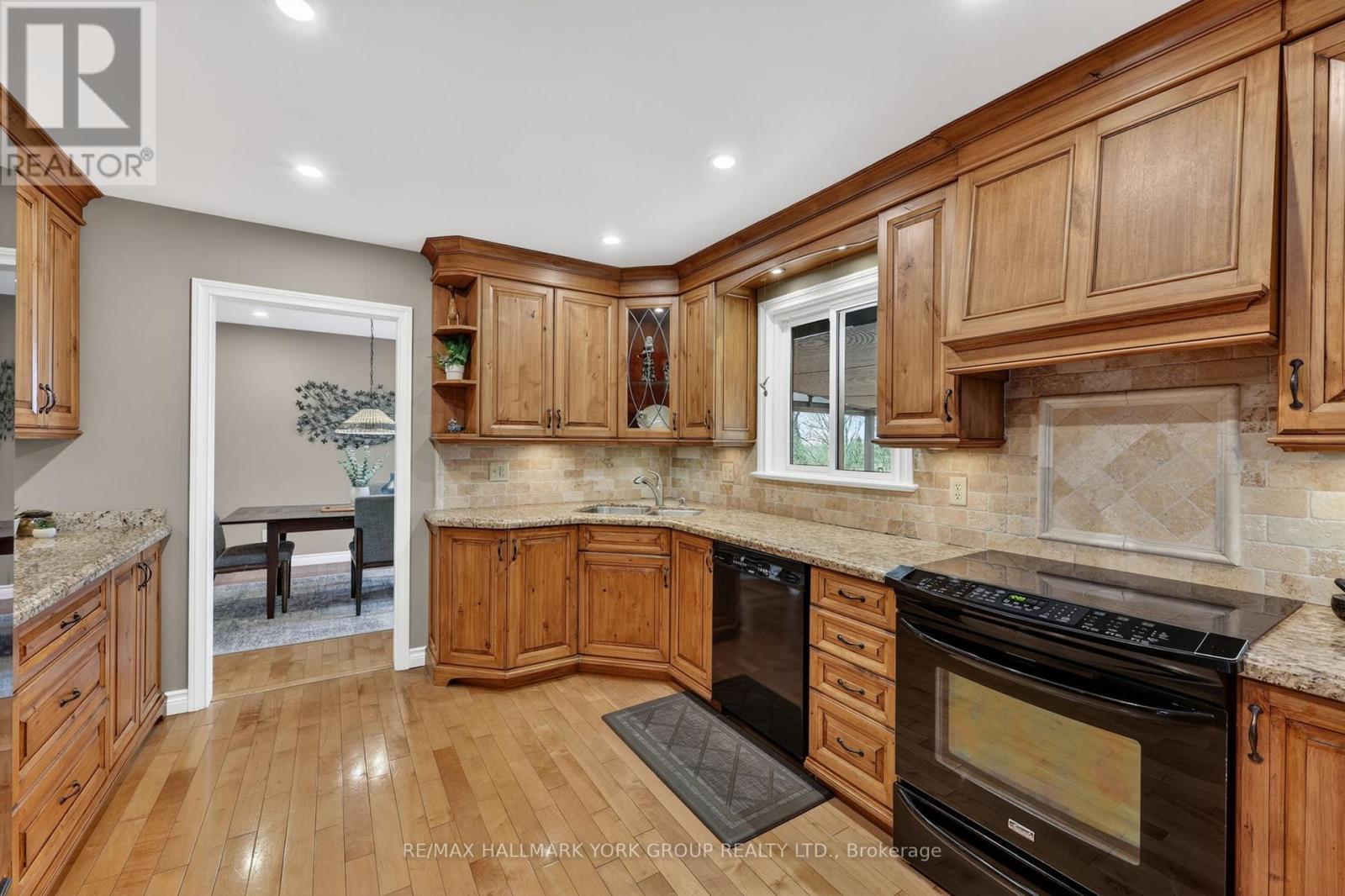 8 GRANT COURT - 15