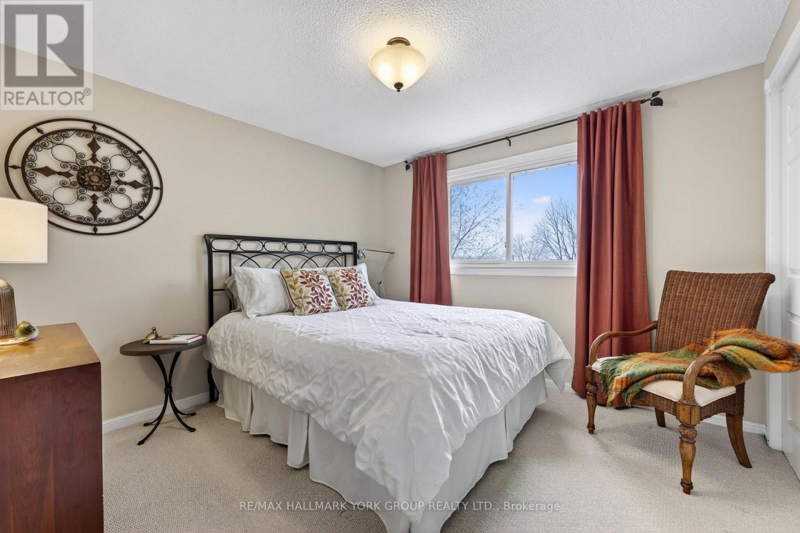 8 GRANT COURT - 28