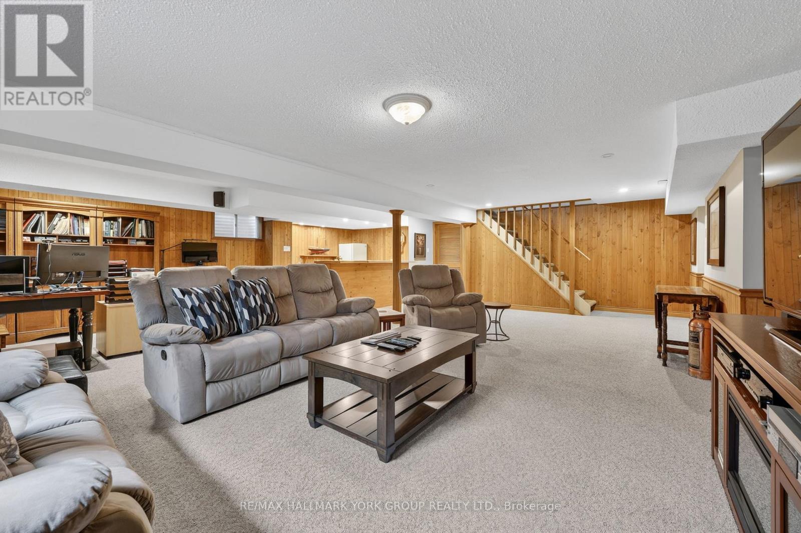 8 GRANT COURT - 37