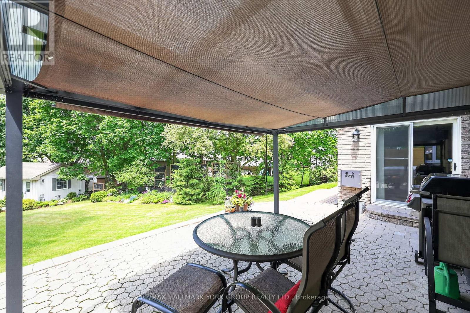 8 GRANT COURT - 42