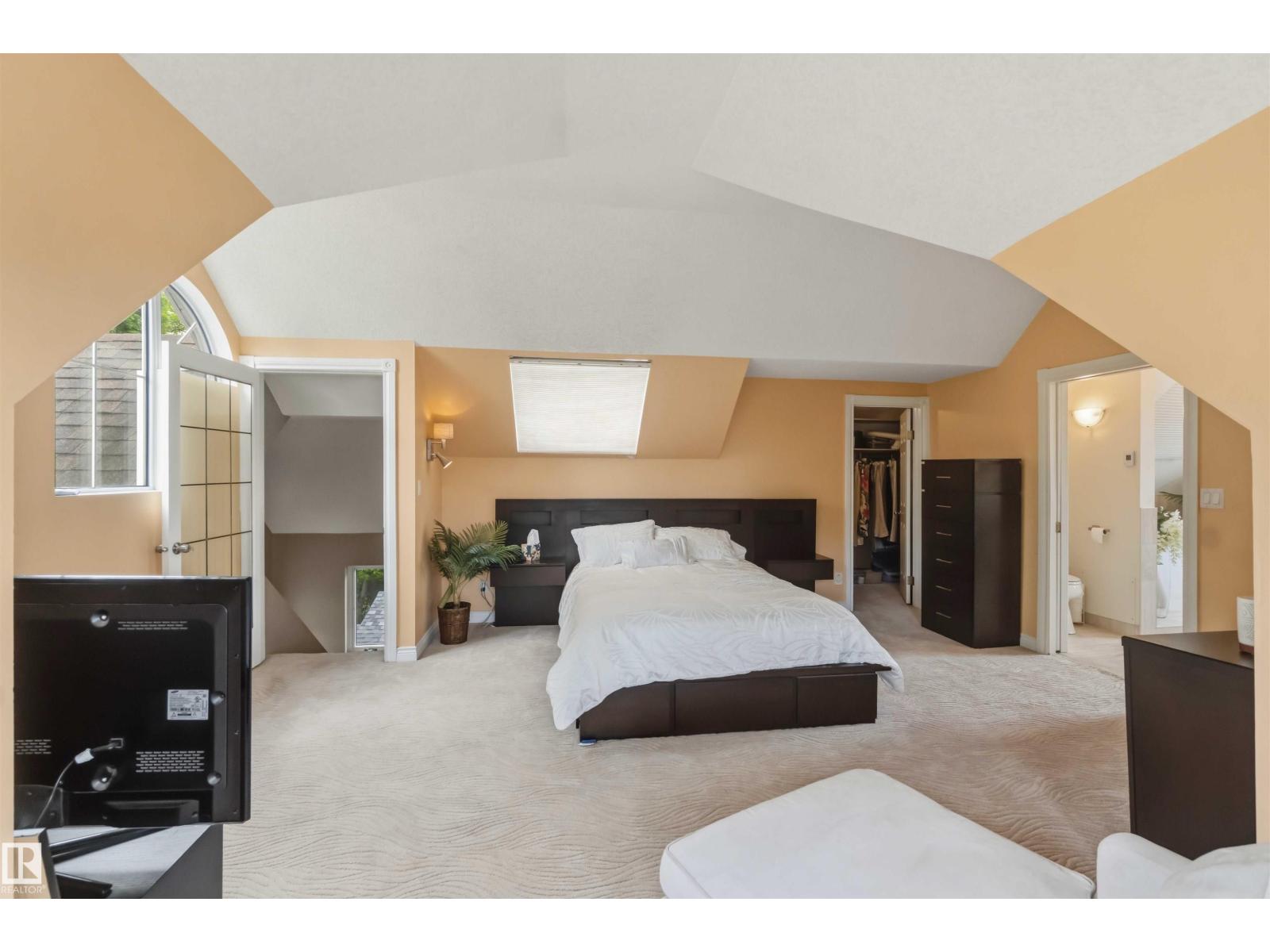 9730 95 ST NW - 44