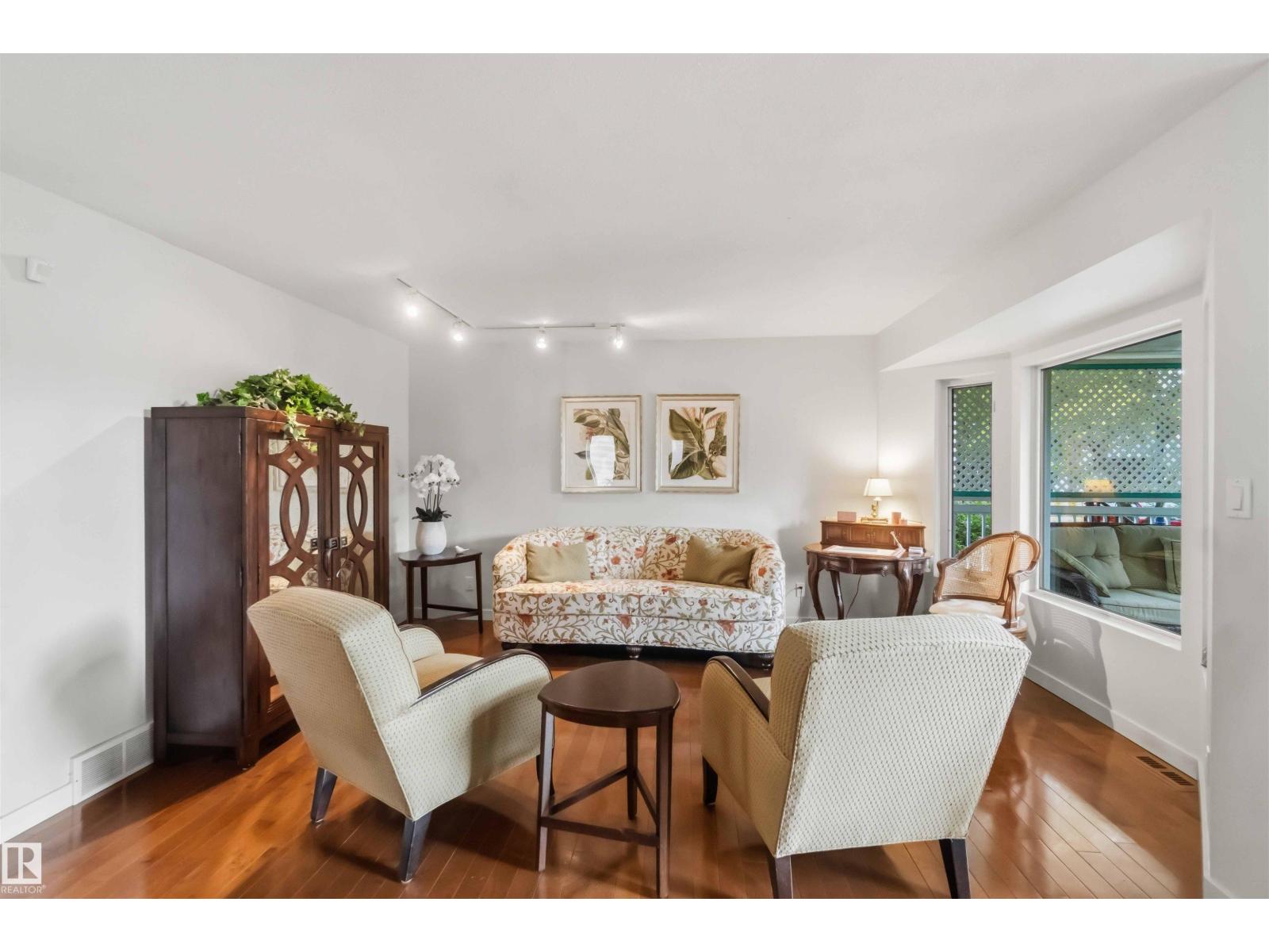 9730 95 ST NW - 9