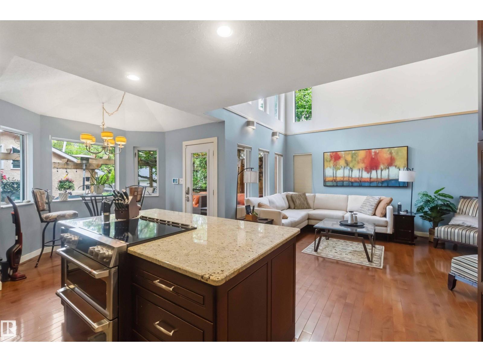 9730 95 ST NW - 26
