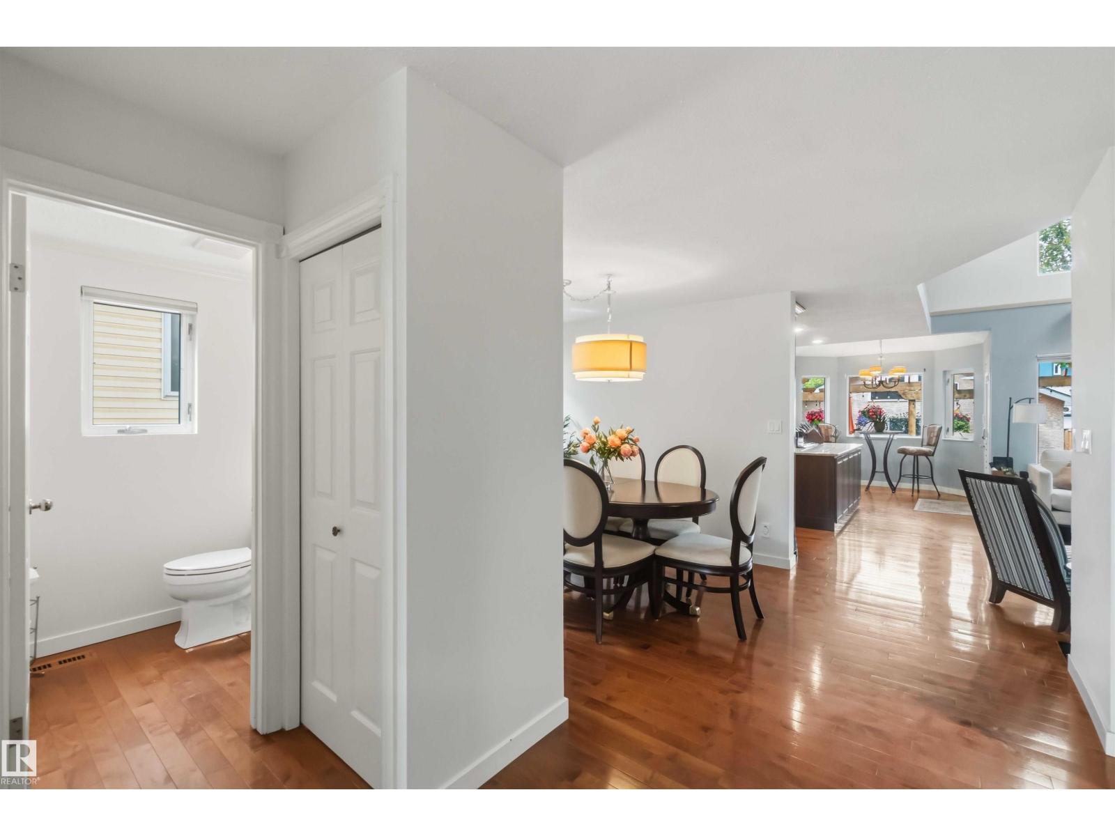 9730 95 ST NW - 13