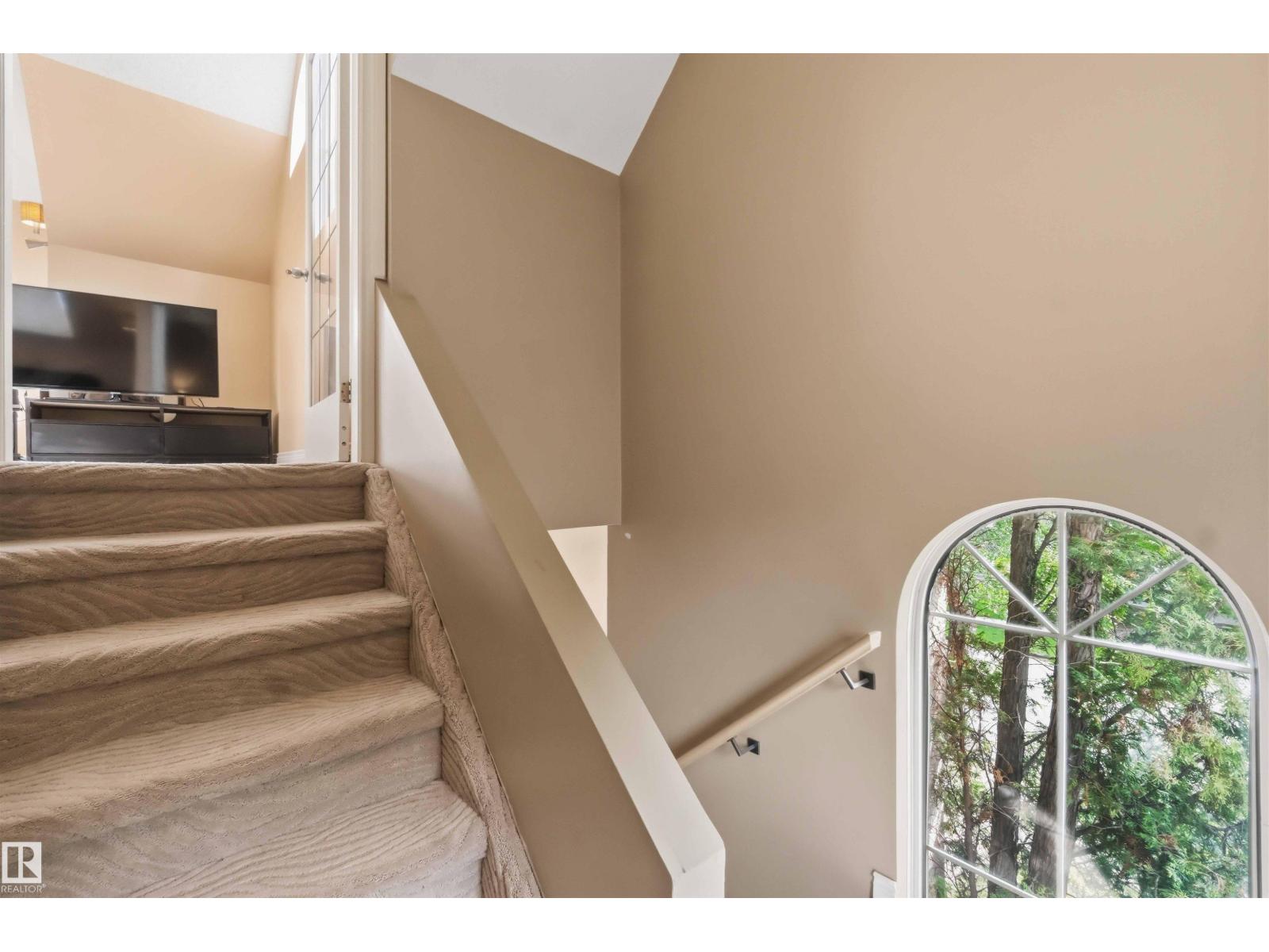 9730 95 ST NW - 40