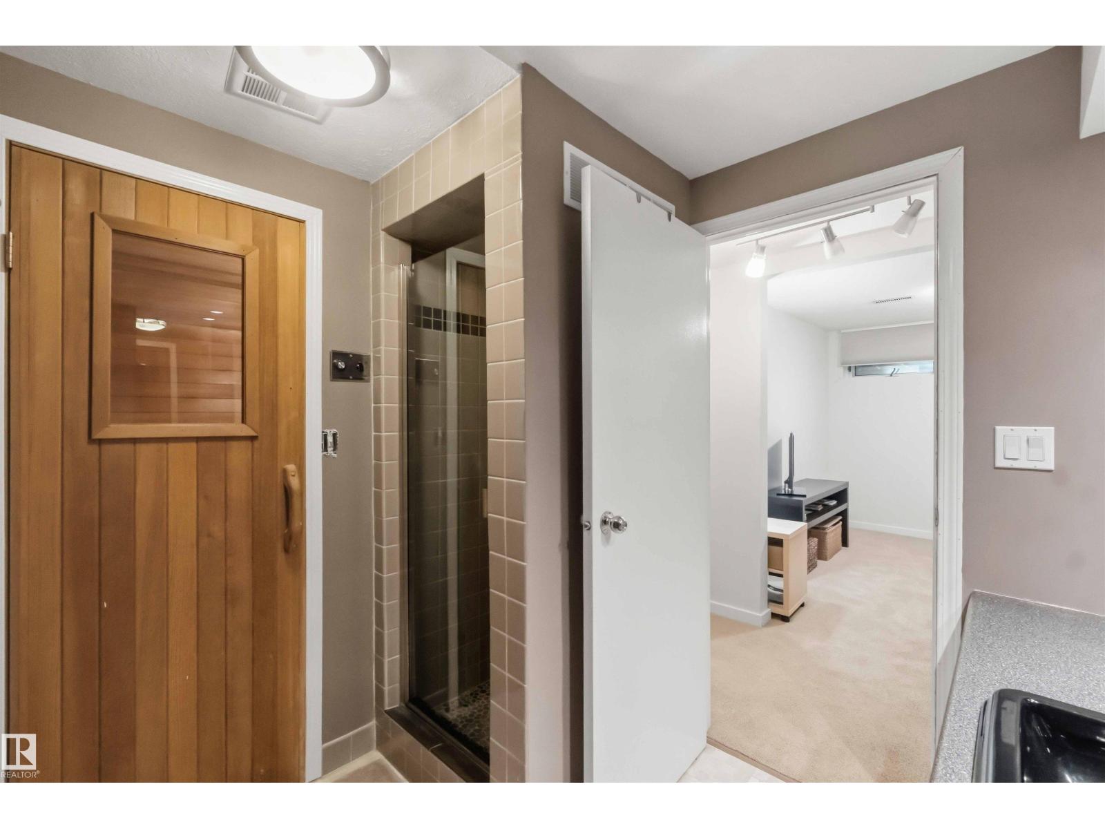 9730 95 ST NW - 58