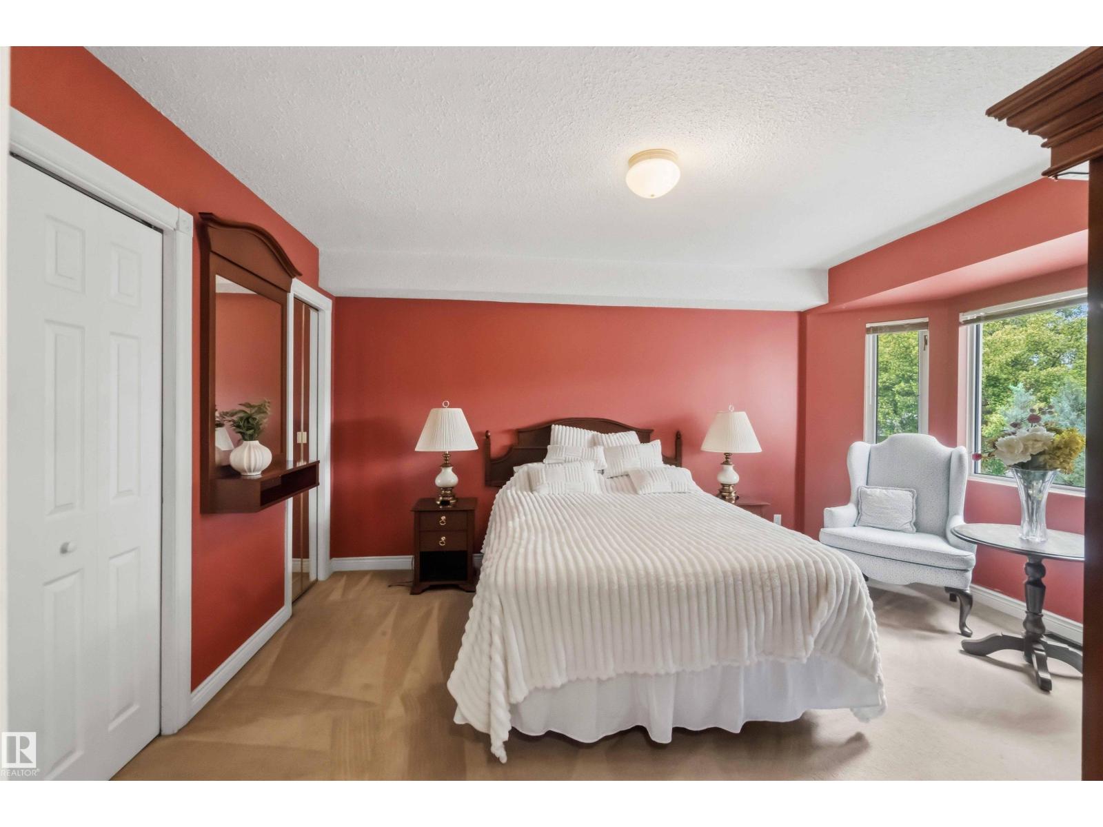 9730 95 ST NW - 32