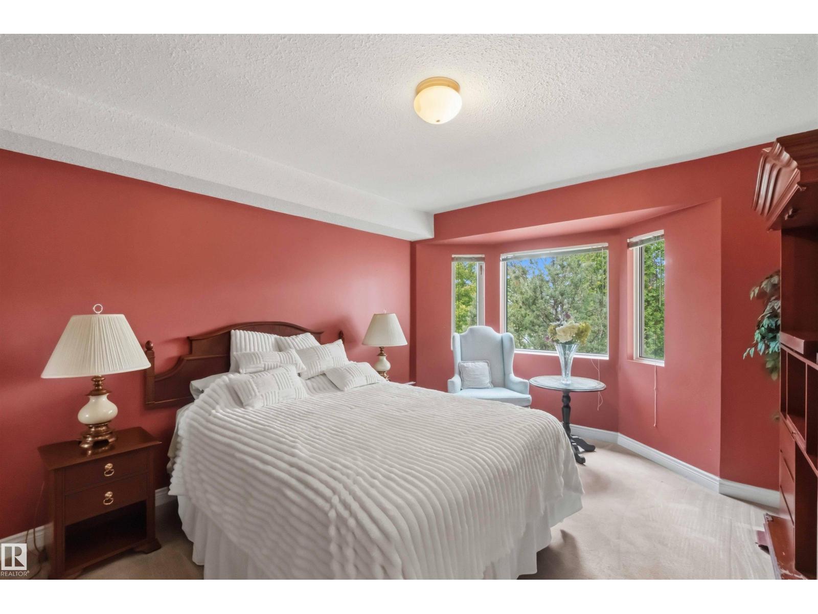 9730 95 ST NW - 33