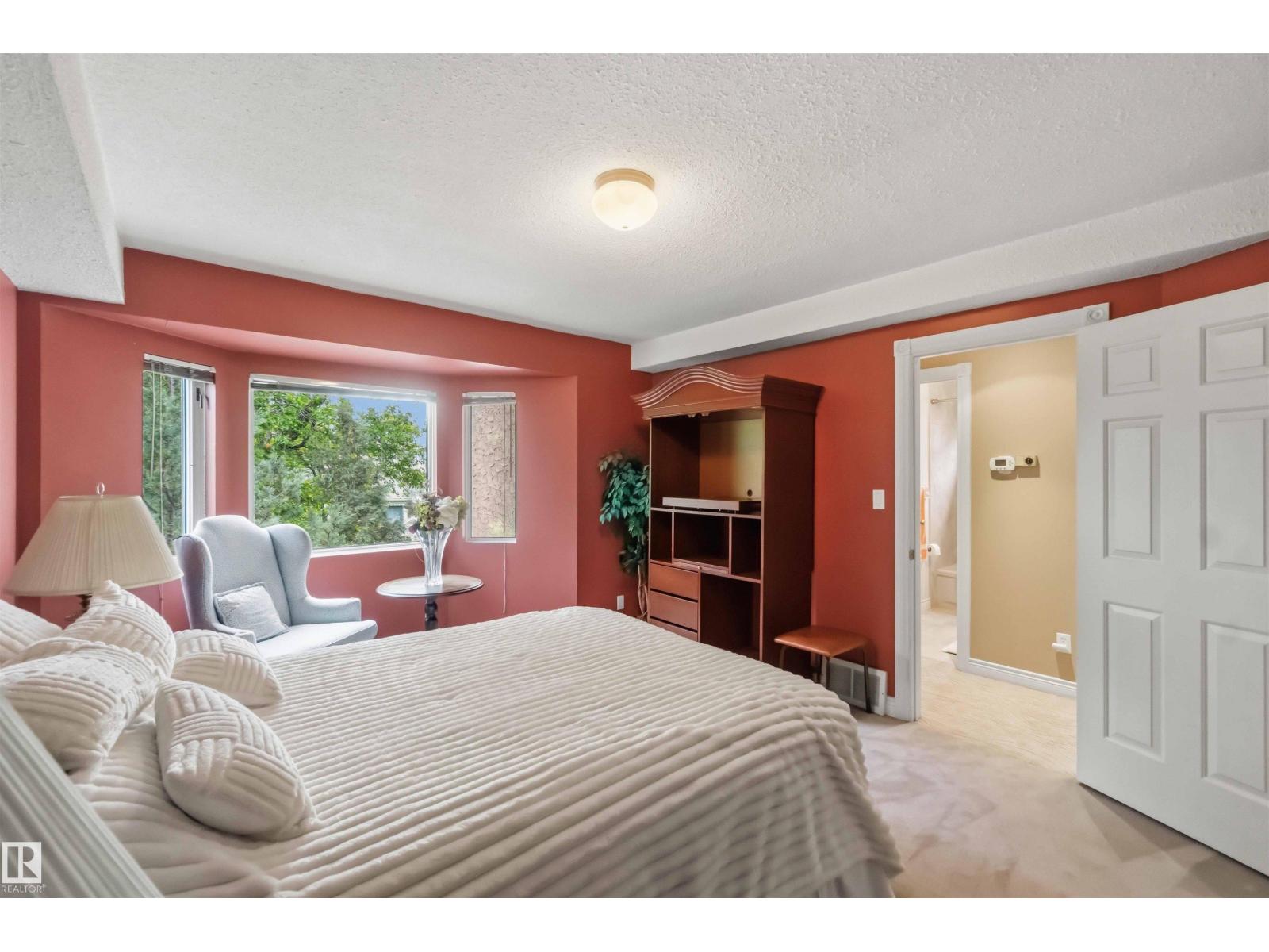 9730 95 ST NW - 34