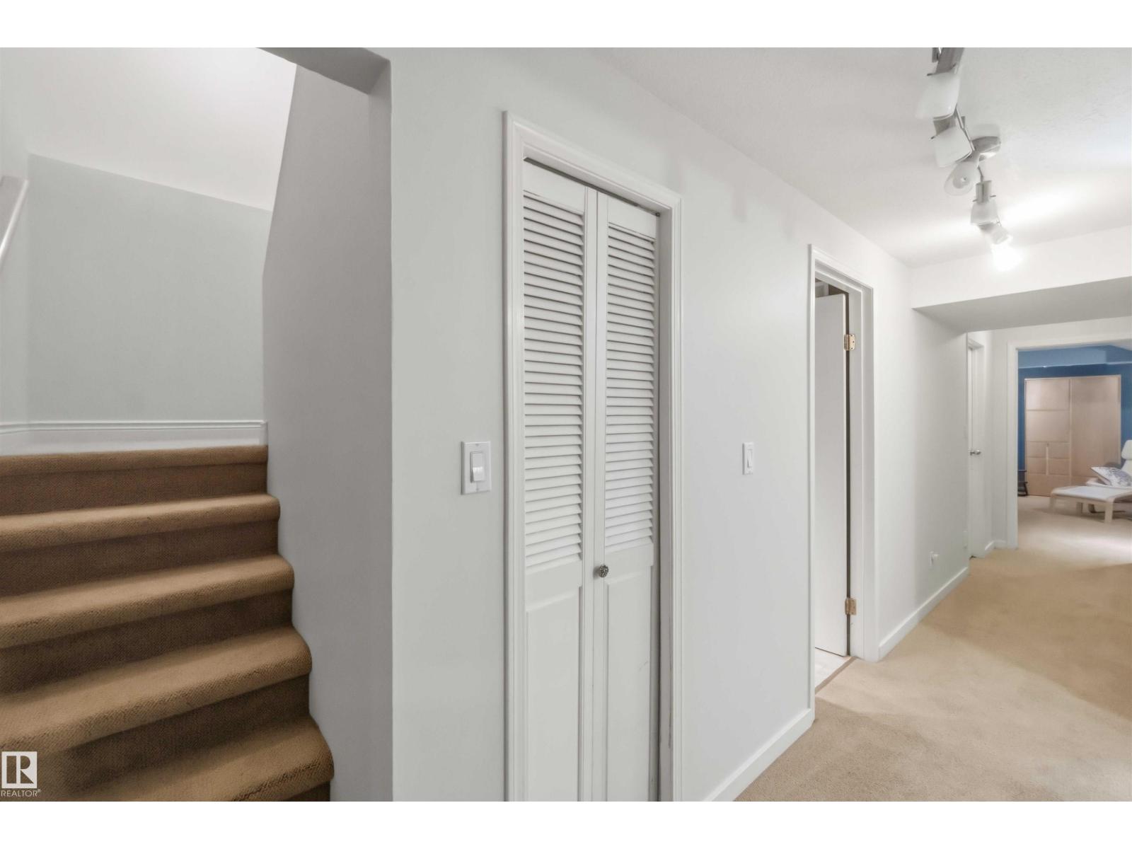 9730 95 ST NW - 52